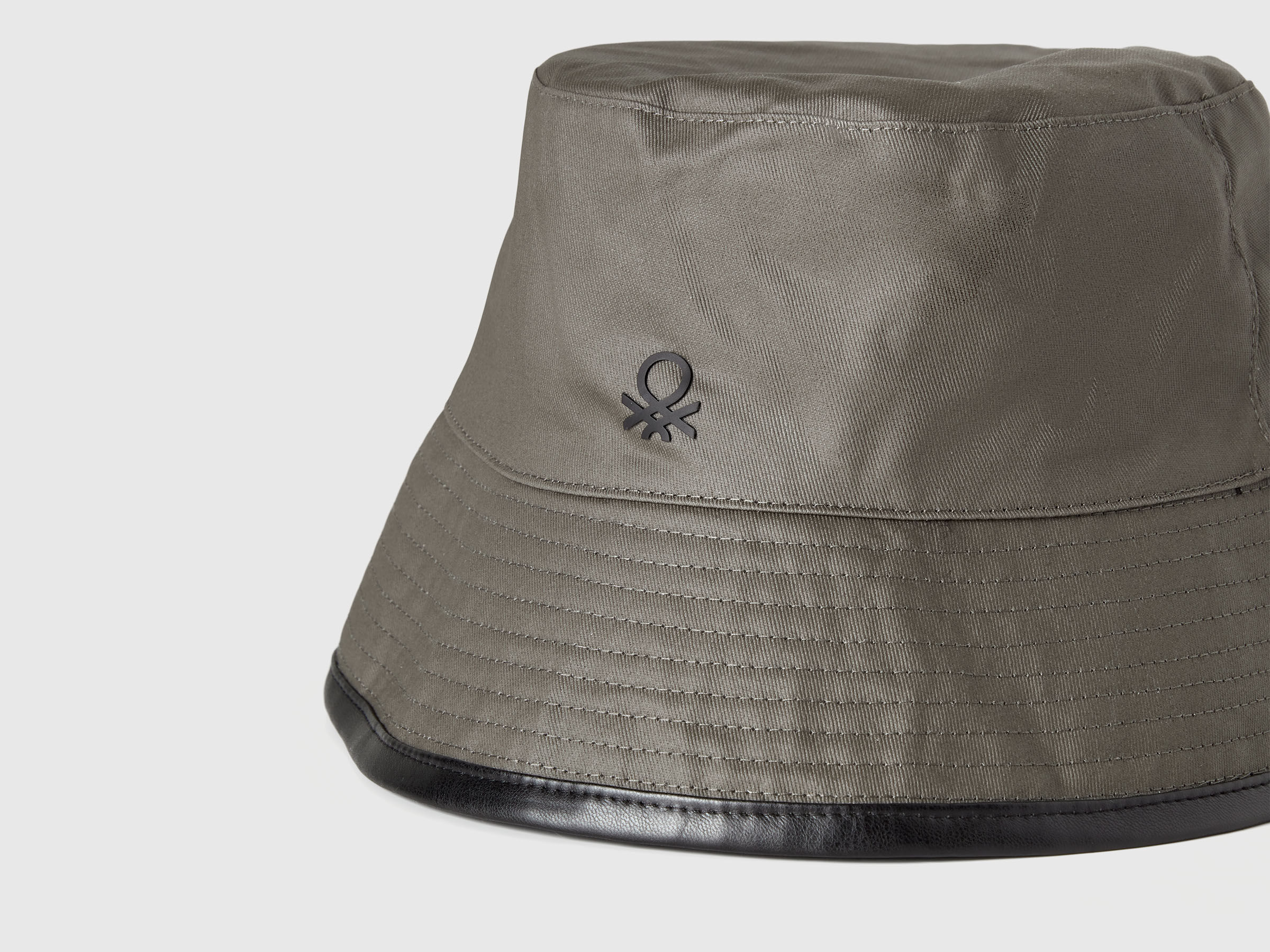 HAT Men image number 3